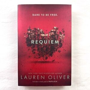 Requiem by Lauren Oliver Paperback Fiction Fantasy